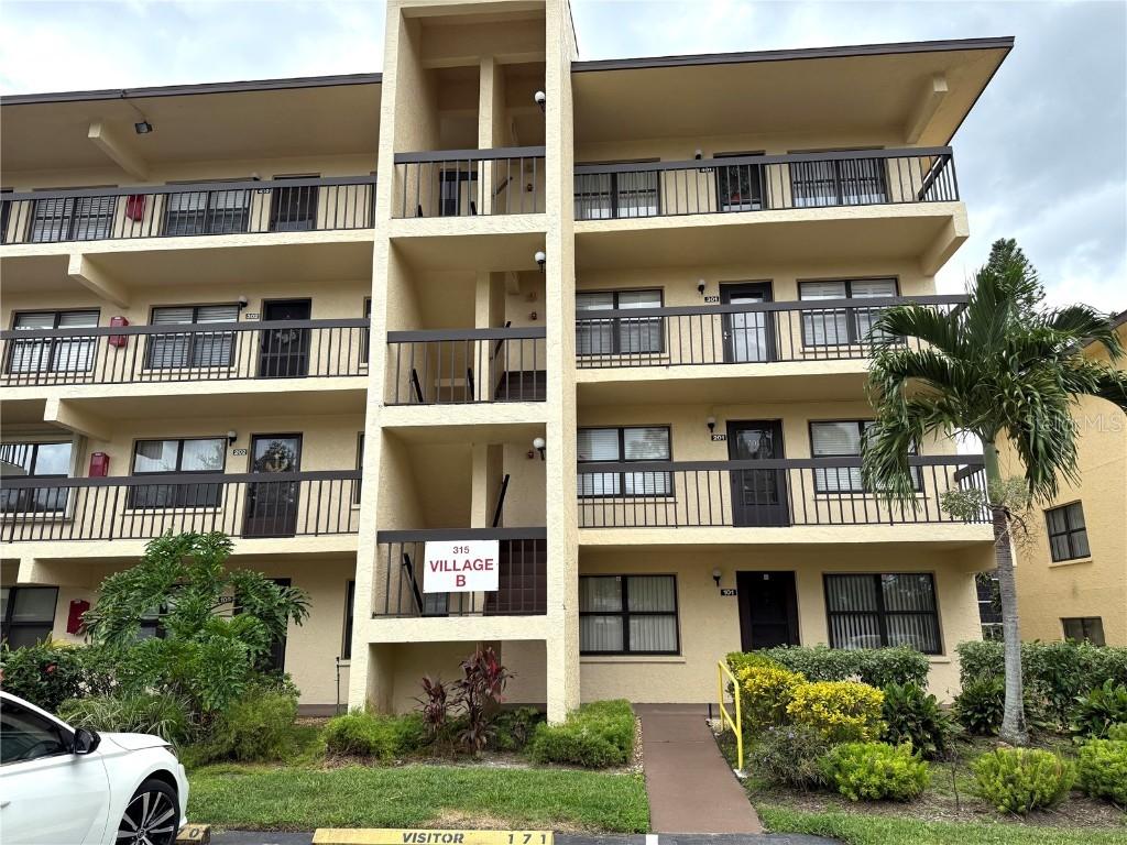 315 30th Ave. #101B, Bradenton, FL 34205