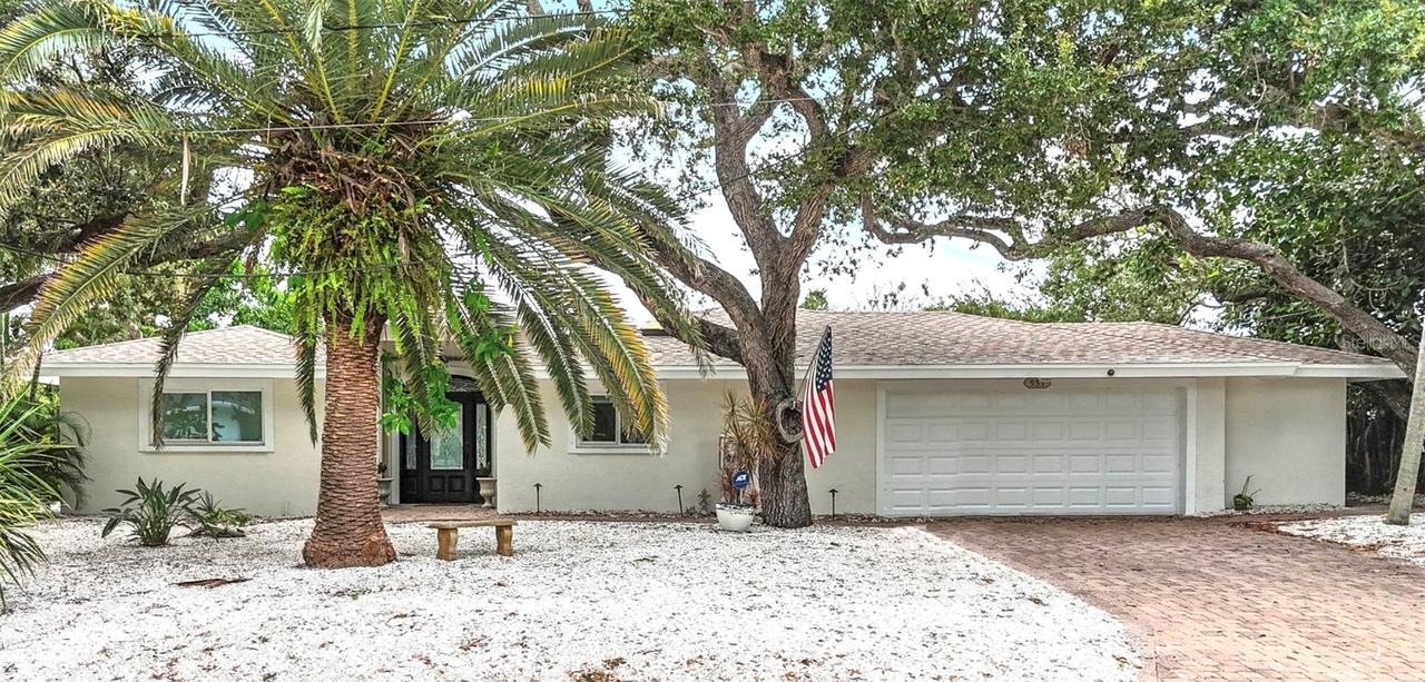 951 Contento St. St., Siesta Key, FL 34242