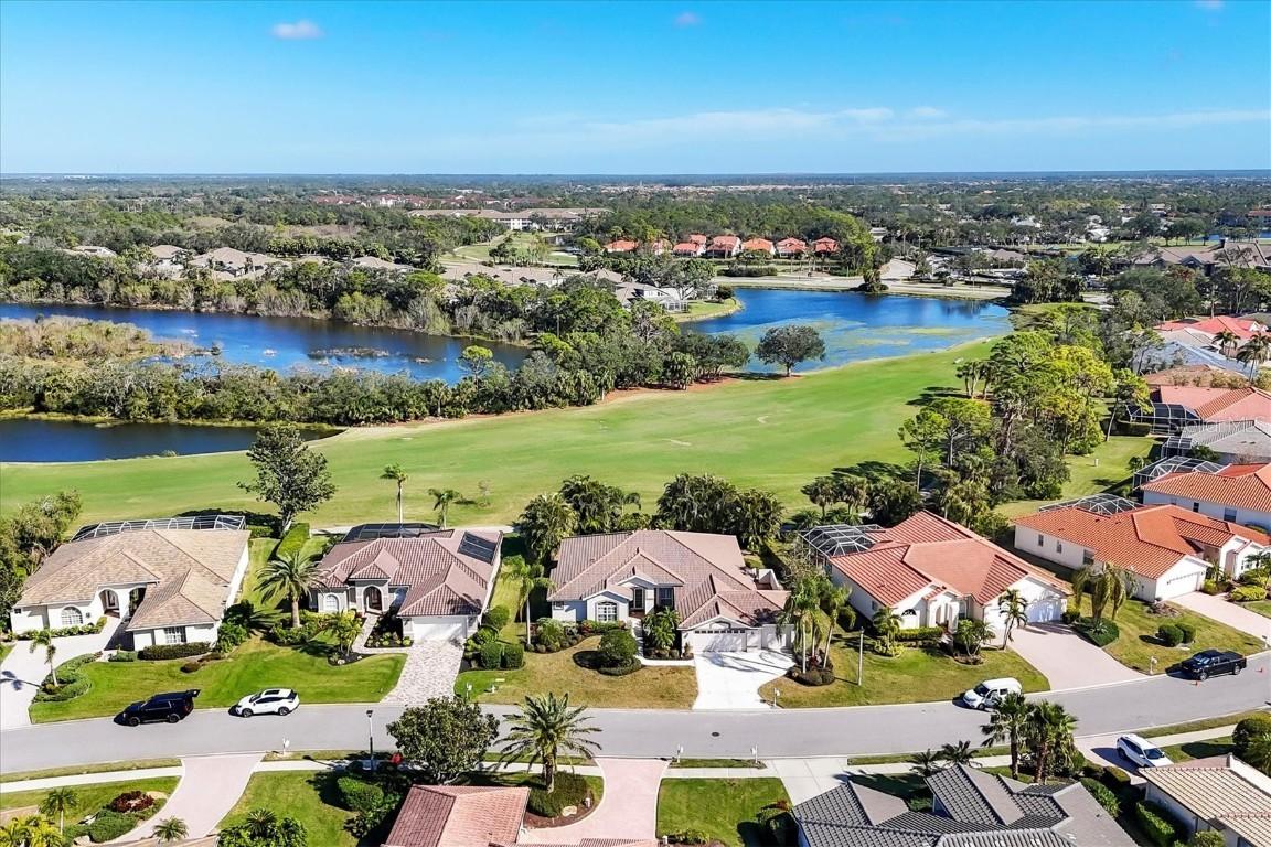 8727 Grey Oaks Ave., Sarasota, FL 34238