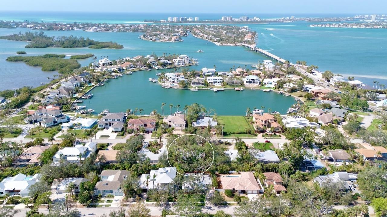3705 Tangier Ter., Sarasota, FL 34239