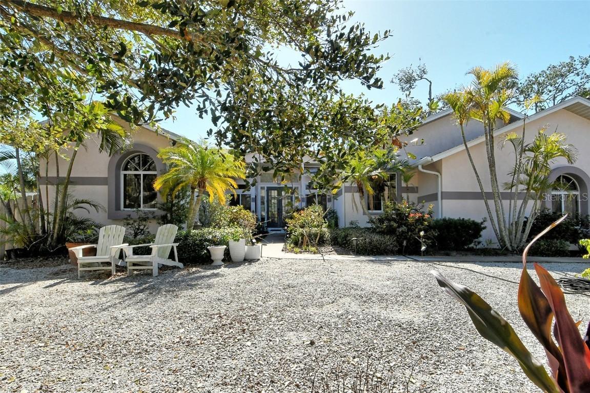 746 Plymouth St., Sarasota, FL 34242