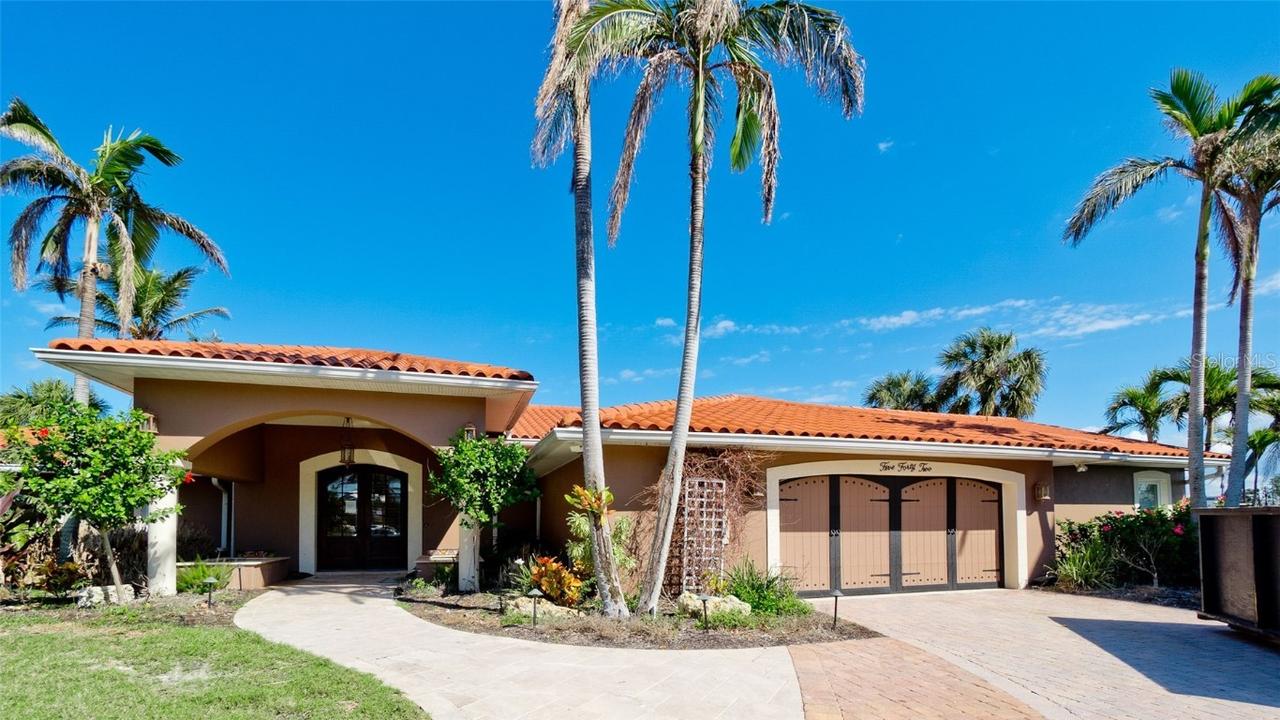 542 67th St., Holmes Beach, FL 34217