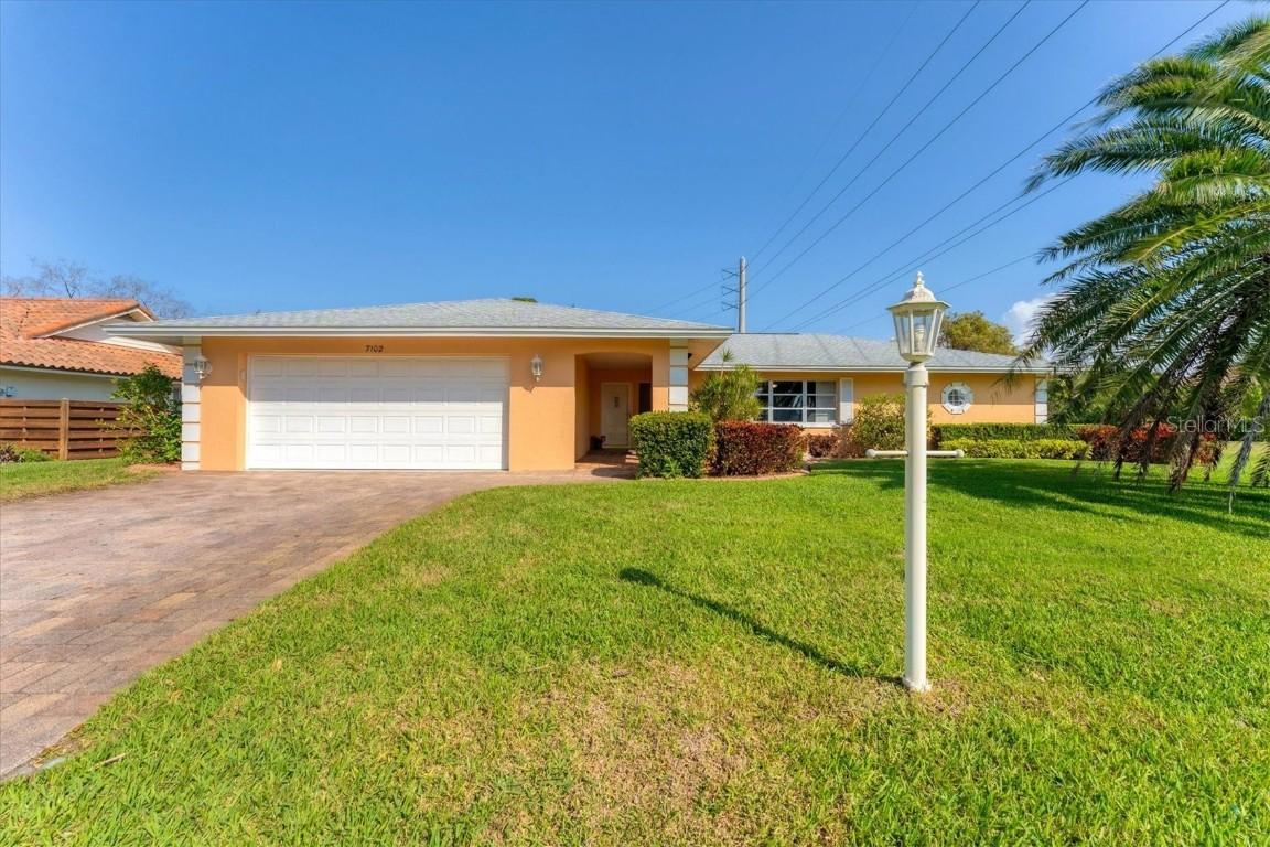 7102 W 18th Ave., Bradenton, FL 34209