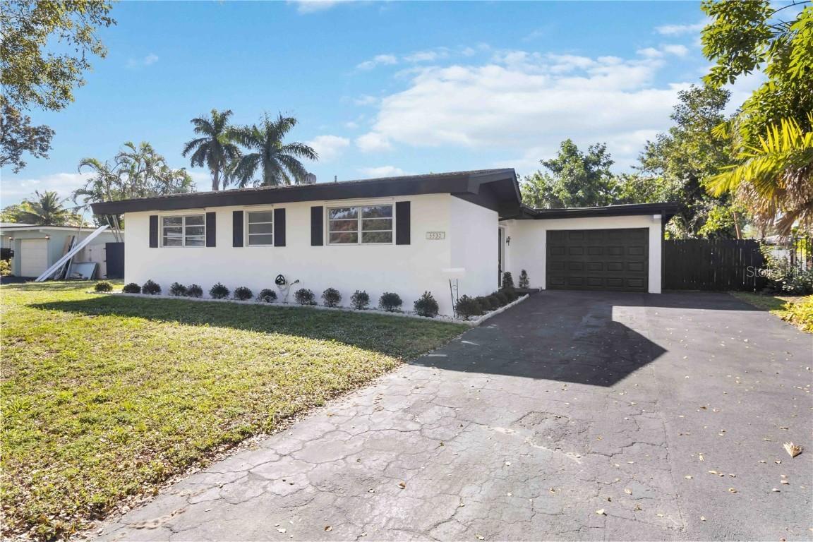 5532 SW 1st St., Plantation, FL 33317