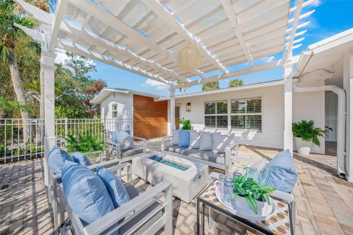 615 Avenida Del Norte, Sarasota, FL 34242