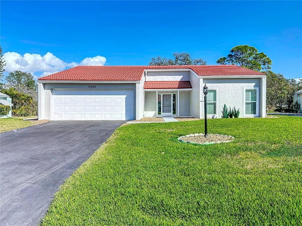 7225 Las Casas Dr., Sarasota, FL 34243