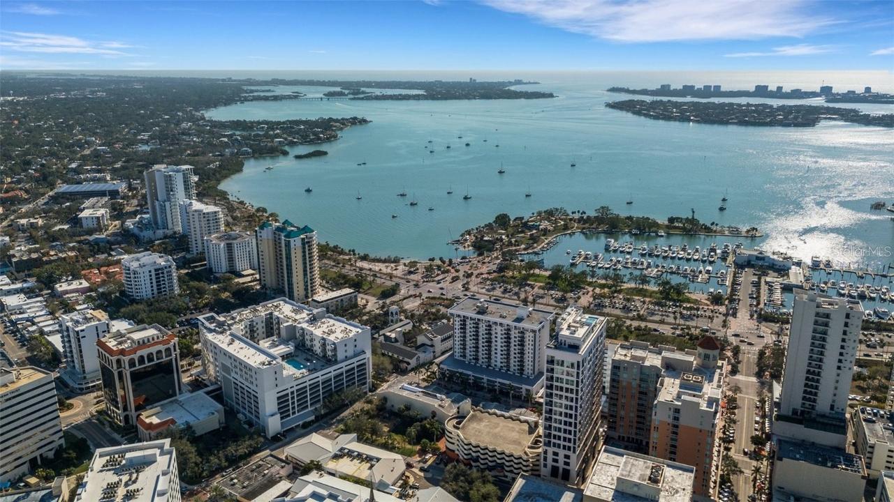 101 S Gulfstream Ave. #7B, Sarasota, FL 34236