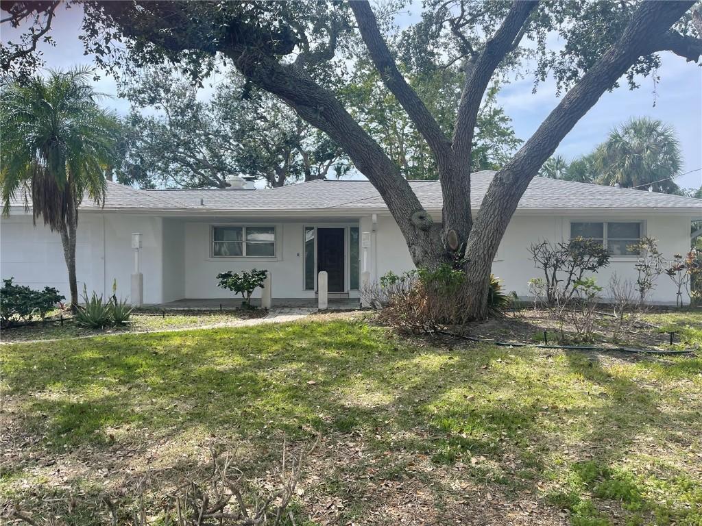 822 Paradise Way, Sarasota, FL 34242