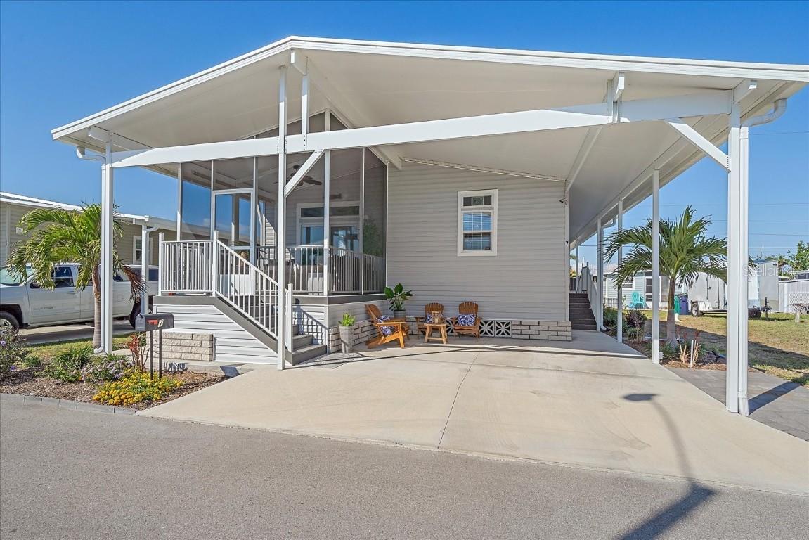 7 Flores Dr., Palmetto, FL 34221