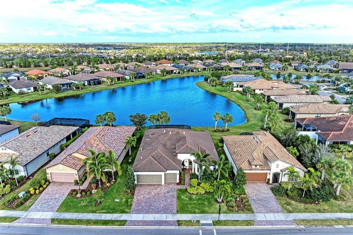 16741 Ellsworth Ave., Bradenton, FL 34202