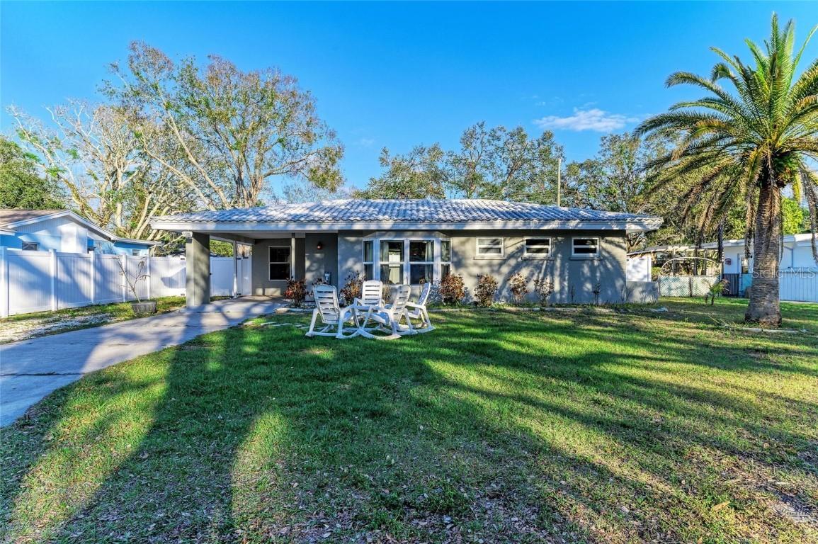 2818 Parandor Pl., Sarasota, FL 34235