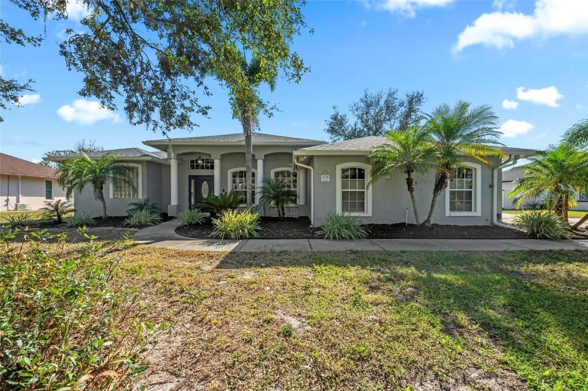 14730 1st Ave., Bradenton, FL 34212
