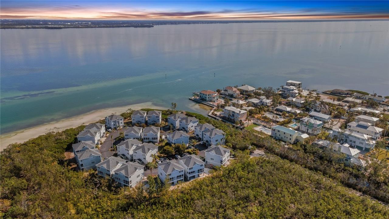 858 Evergreen Way, Longboat Key, FL 34228