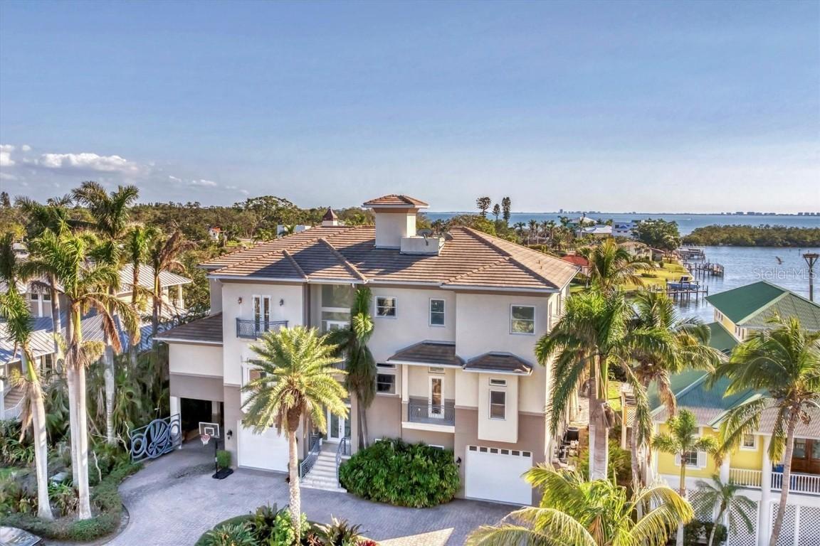 7064 Hawks Harbor Cir., Bradenton, FL 34207