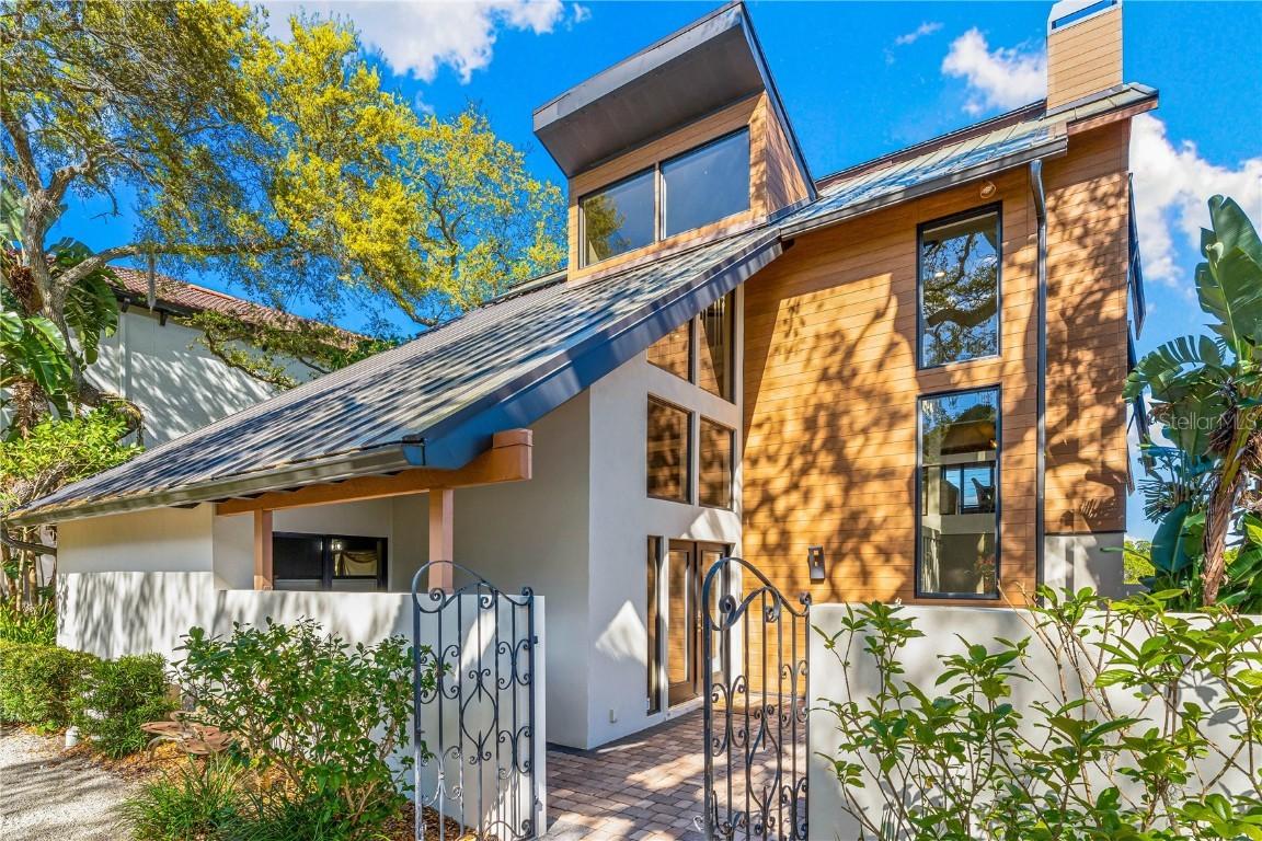 5236 Siesta Cove Dr., Sarasota, FL 34242