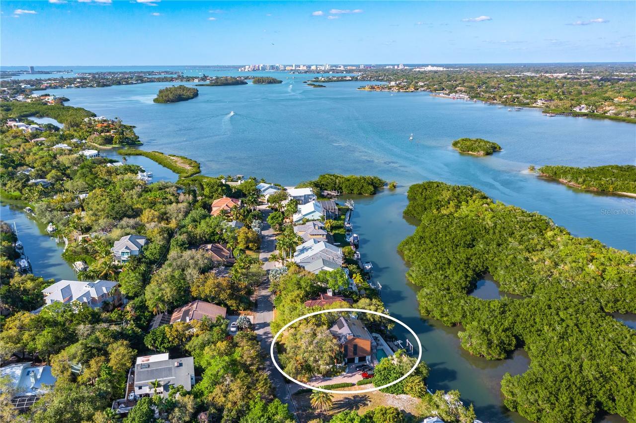 5236 Siesta Cove Dr., Sarasota, FL 34242
