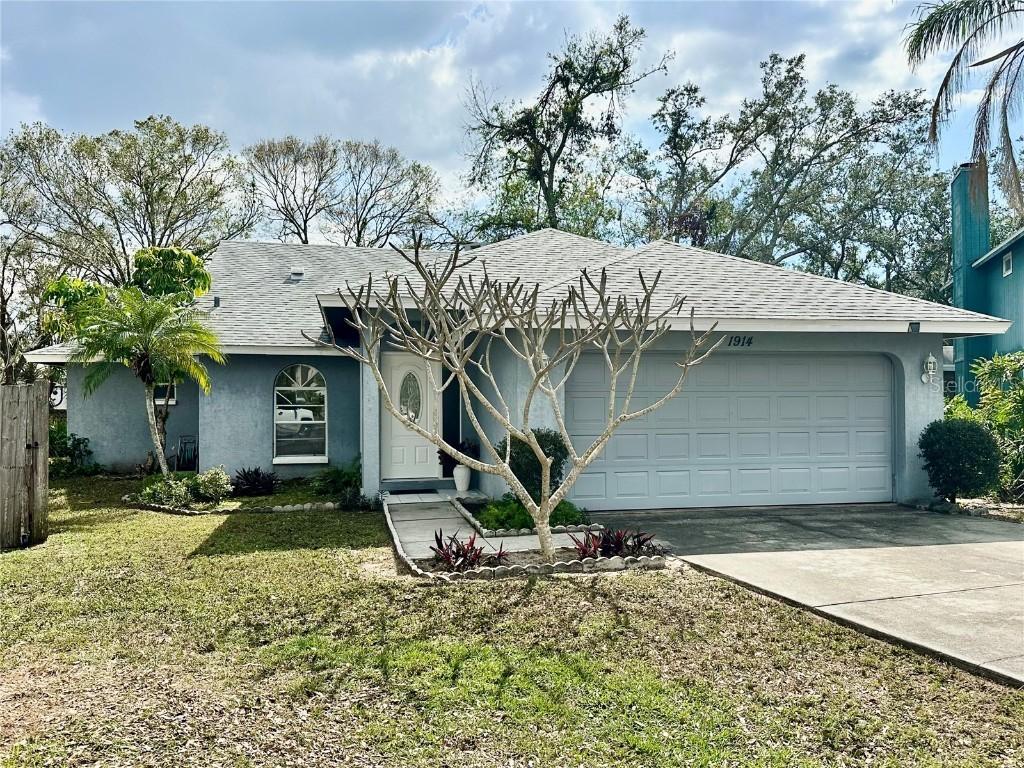 1914 Wood Hollow Pl., Sarasota, FL 34235