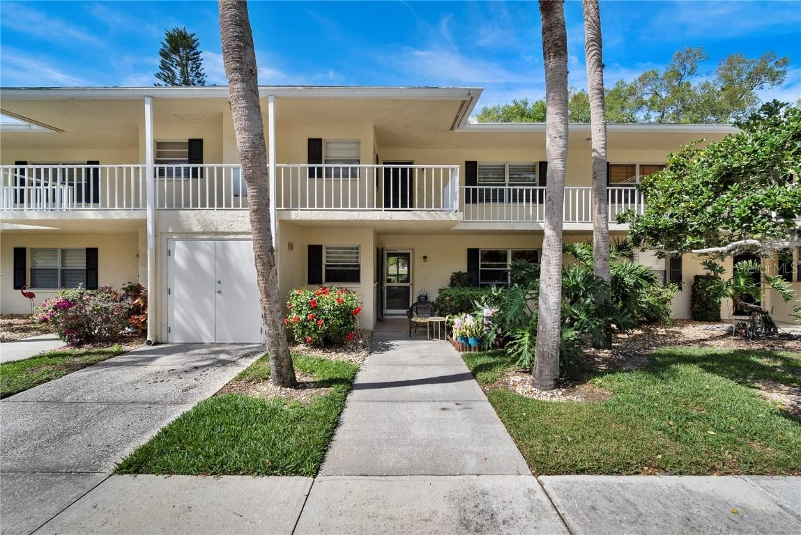 7860 Palm Aire Ln. #104, Sarasota, FL 34243