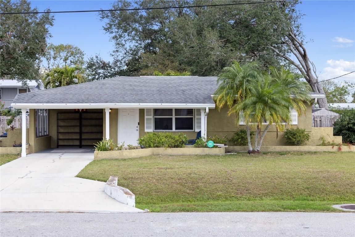4215 Larkin St., Sarasota, FL 34232