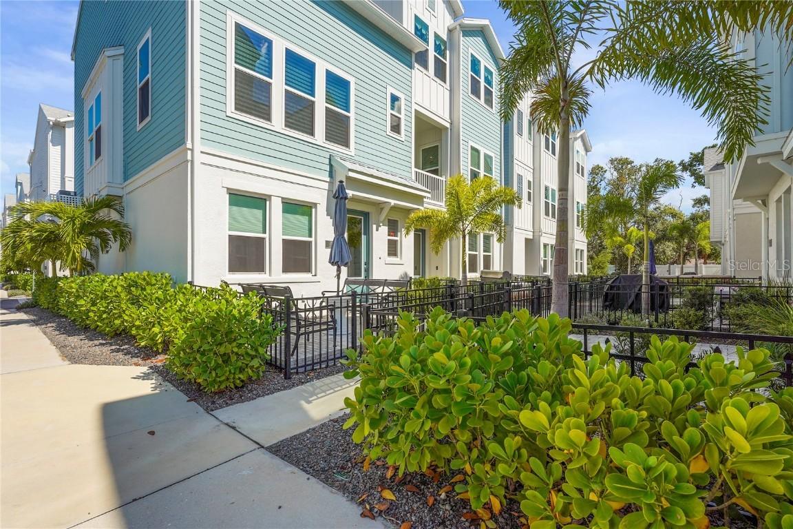 2505 Boone Ct., Sarasota, FL 34237