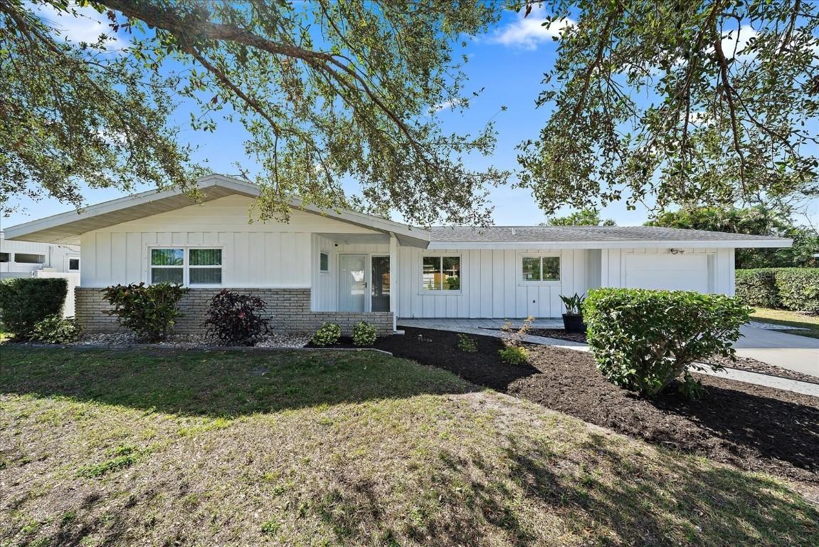 3048 Lockwood Ter., Sarasota, FL 34231