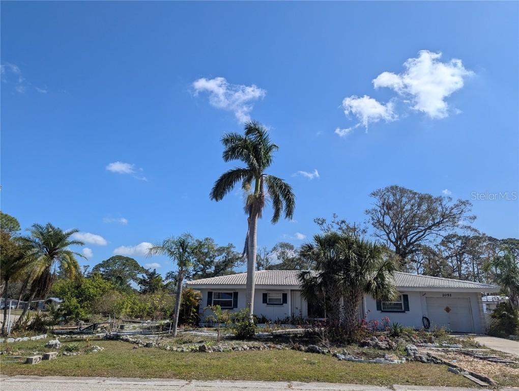 2052 Ivy Pl., Sarasota, FL 34235