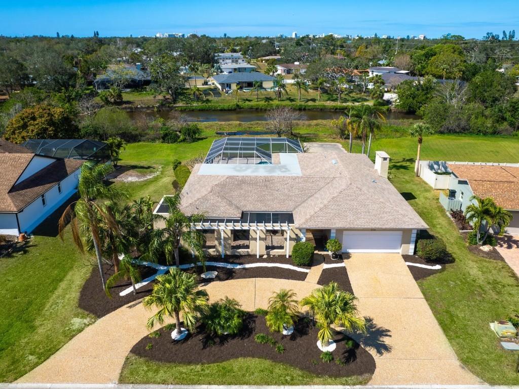 2118 Tanglewood Dr., Sarasota, FL 34239