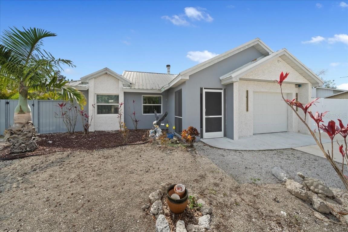5002 Bunyan St., Sarasota, FL 34232