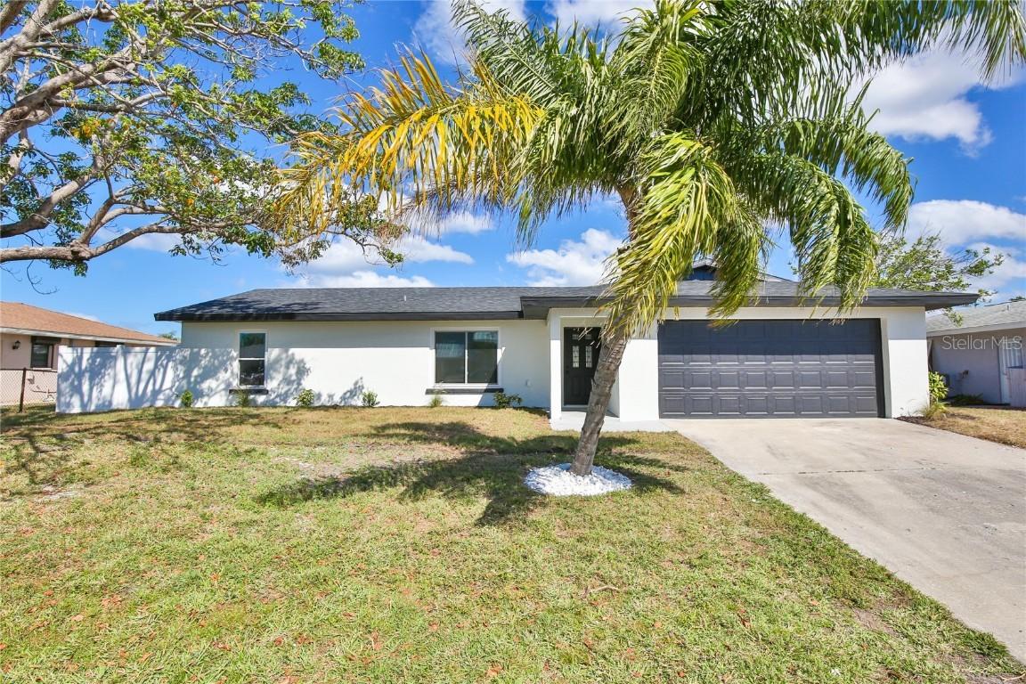 7516 22nd Ave., Bradenton, FL 34209