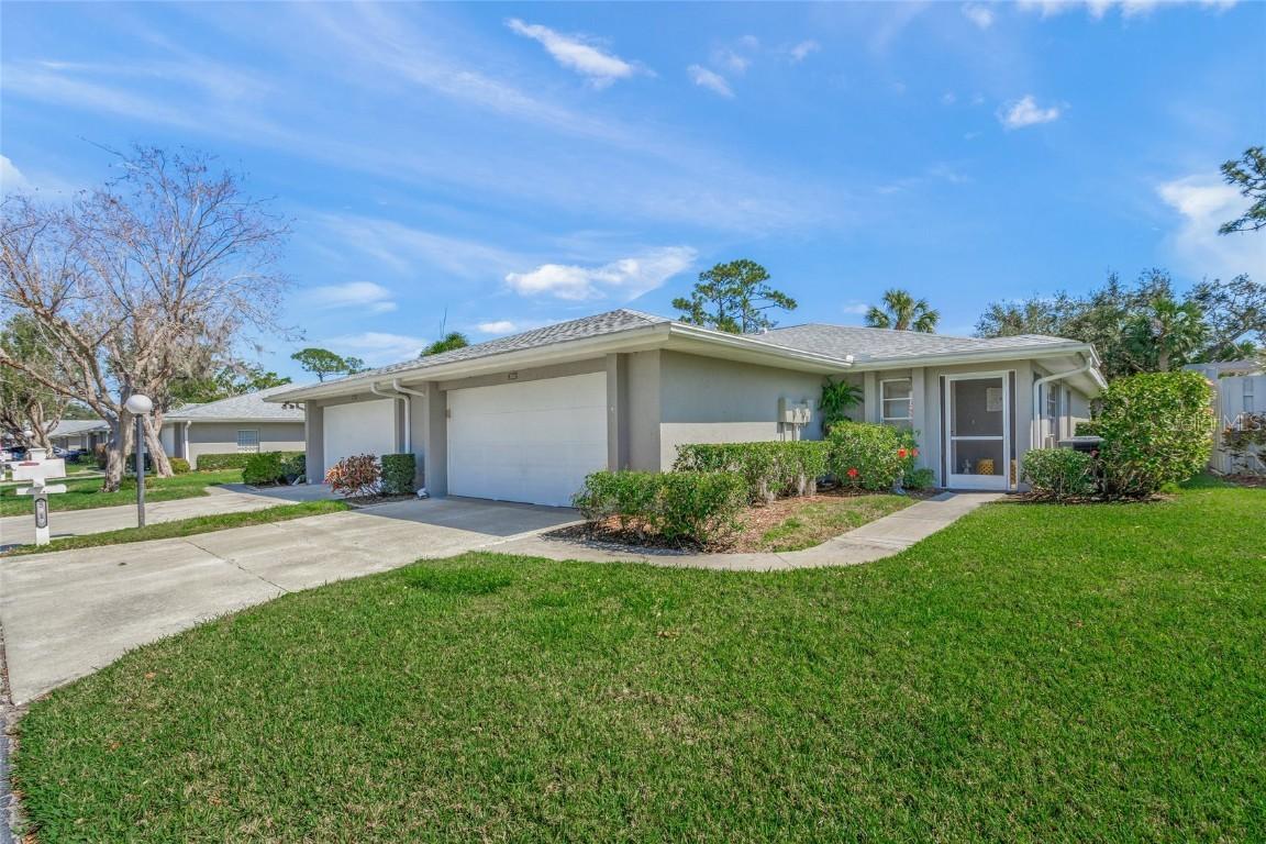3919 Center Gate Cir. #10, Sarasota, FL 34233