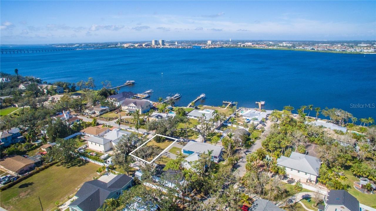 1630 1st Ave., Bradenton, FL 34208