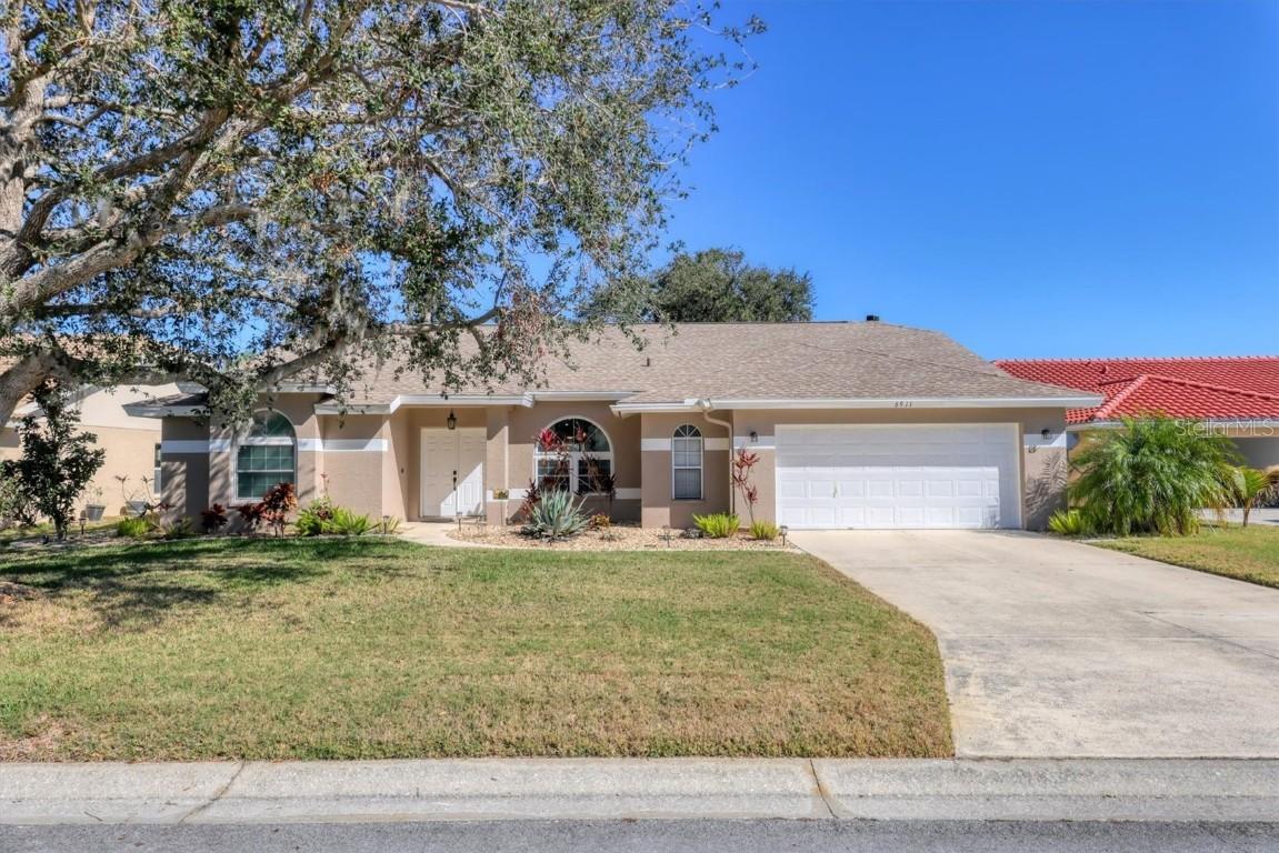 6911 Stetson Street Cir., Sarasota, FL 34243