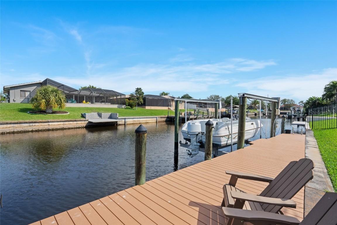 1425 SE 29th Ter., Cape Coral, FL 33904