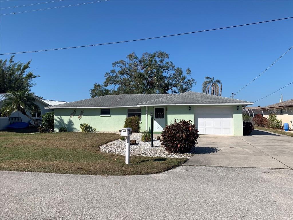 2216 Huntington Ave., Sarasota, FL 34232