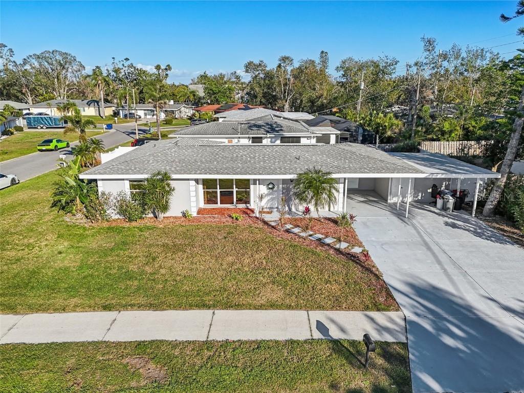 4335 Maceachen Blvd., Sarasota, FL 34233