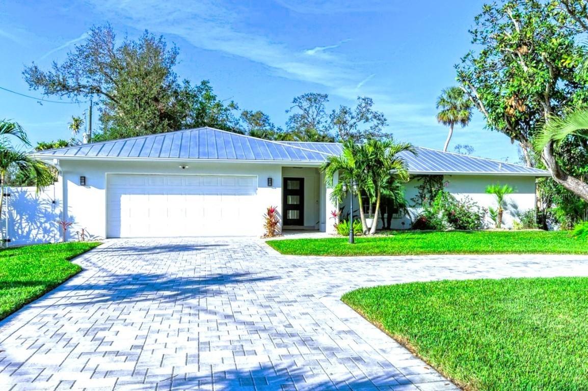 405 Magellan Dr., Sarasota, FL 34243
