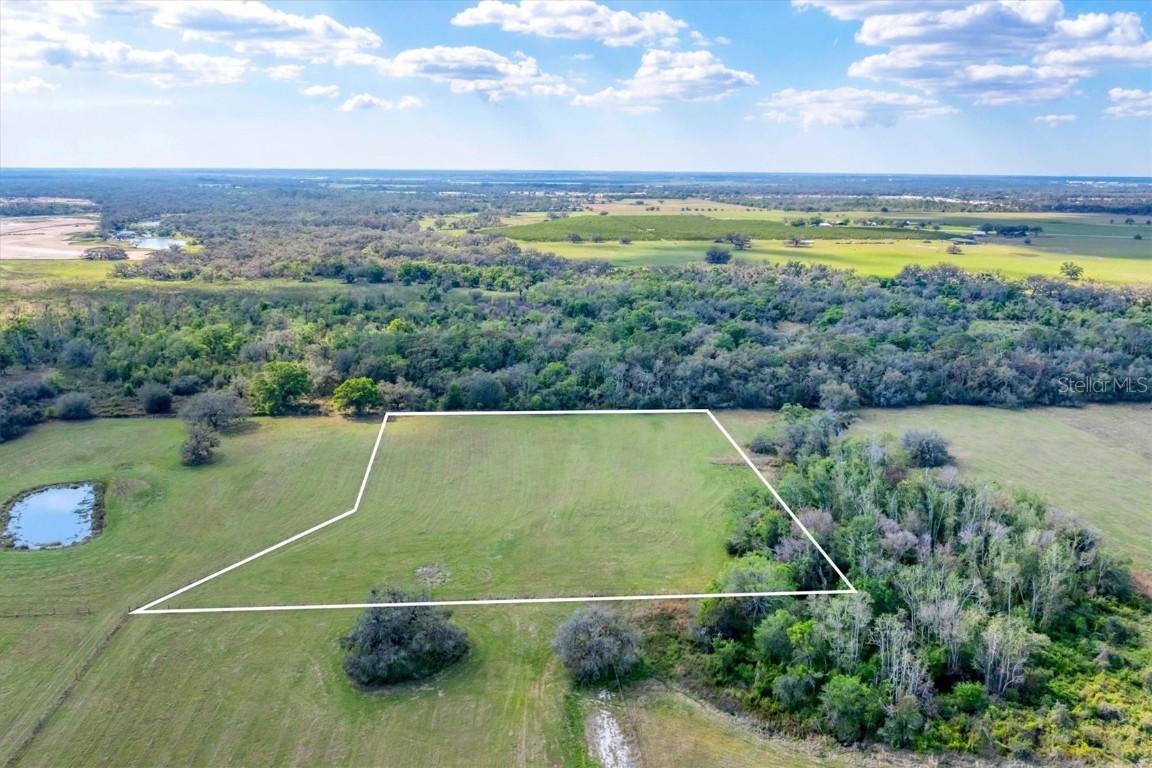 6 M-j Rd., Myakka City, FL 34251