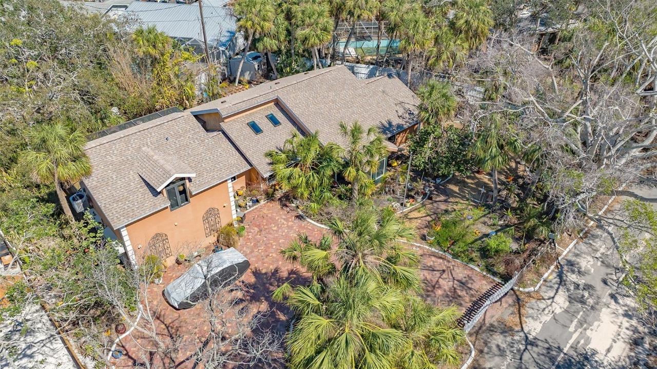 813 Plymouth St., Sarasota, FL 34242