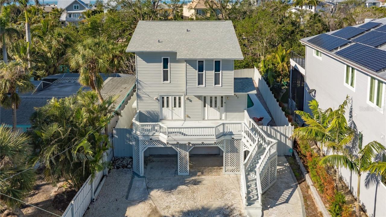 462 Island Cir., Sarasota, FL 34242