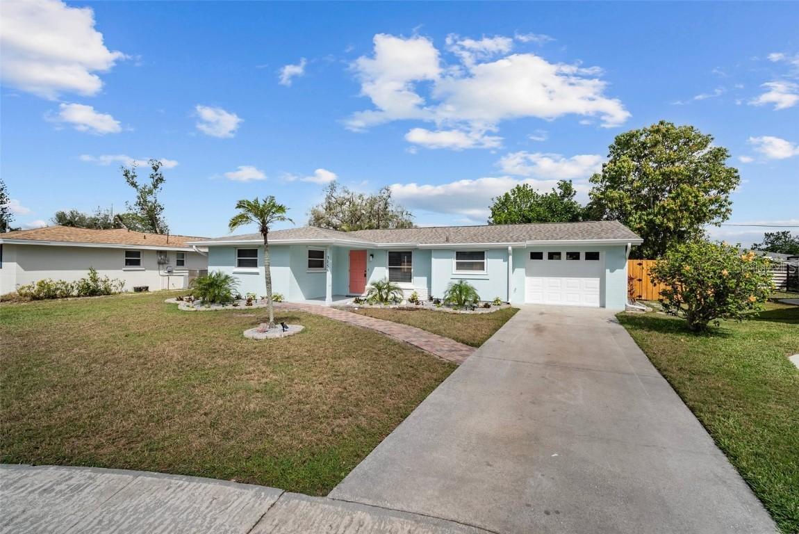 3158 Regatta Cir., Sarasota, FL 34231