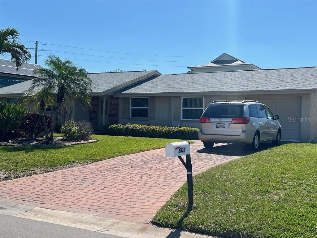 604 Dundee Ln., Holmes Beach, FL 34217