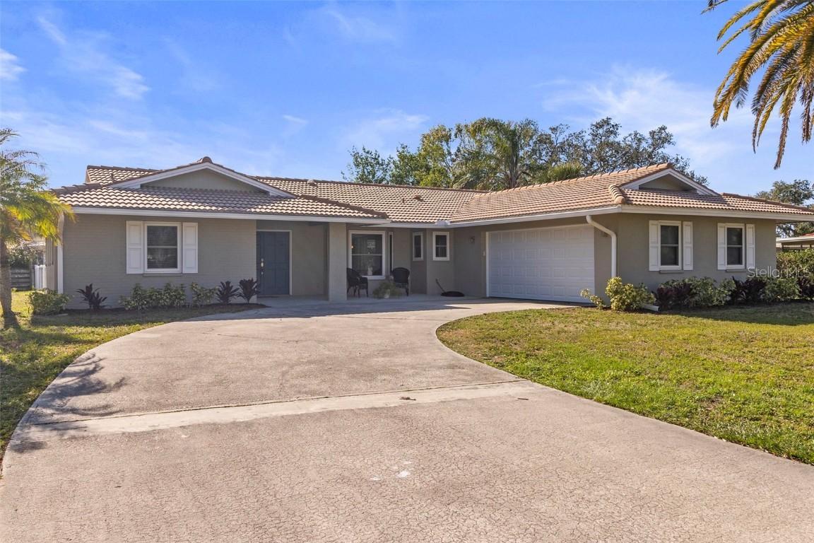 7520 Curtiss Ave., Sarasota, FL 34231