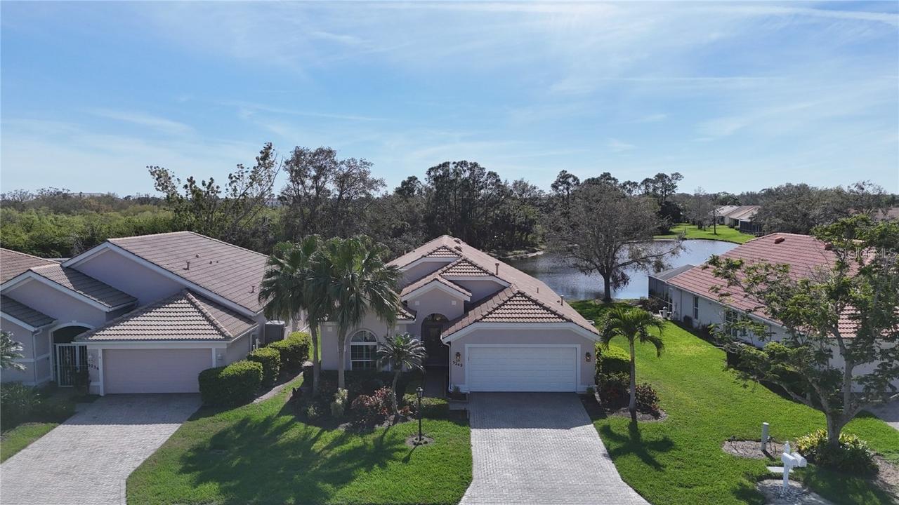 5242 Highbury Cir., Sarasota, FL 34238