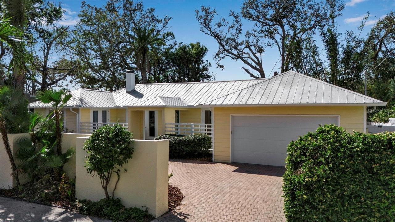 980 S Orange Ave., Sarasota, FL 34236