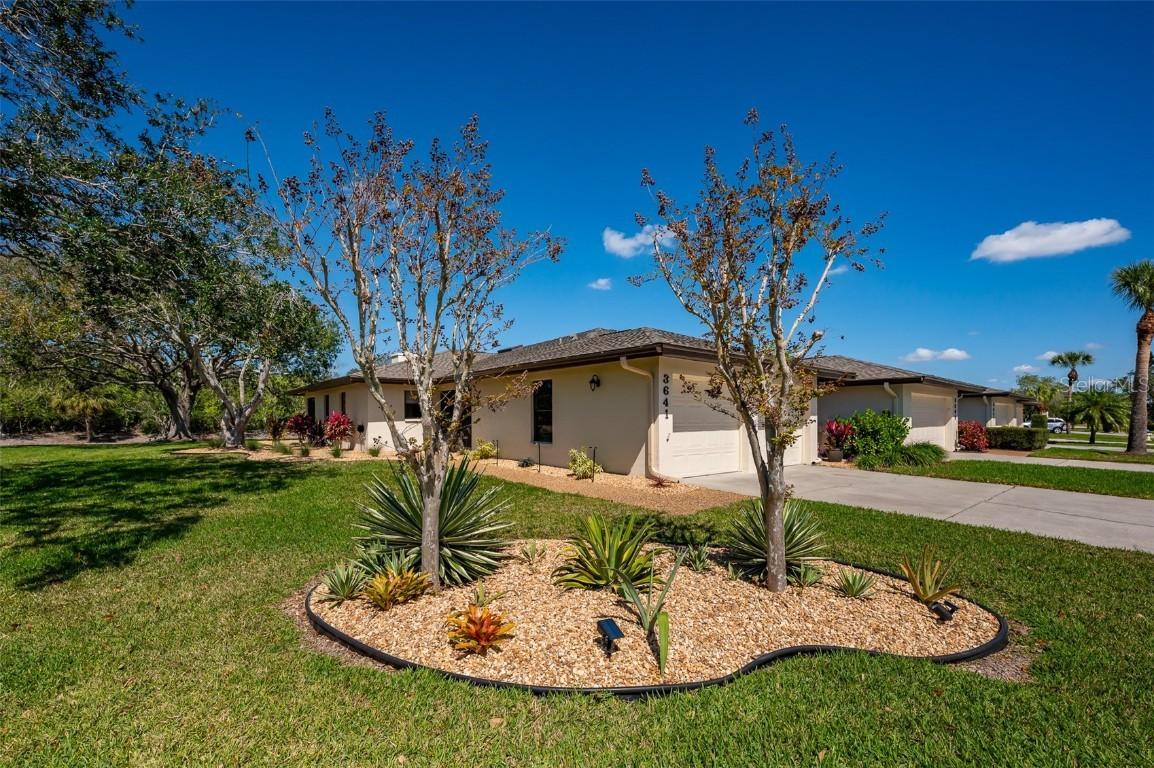 3641 Gleneagle Dr. #12D, Sarasota, FL 34238