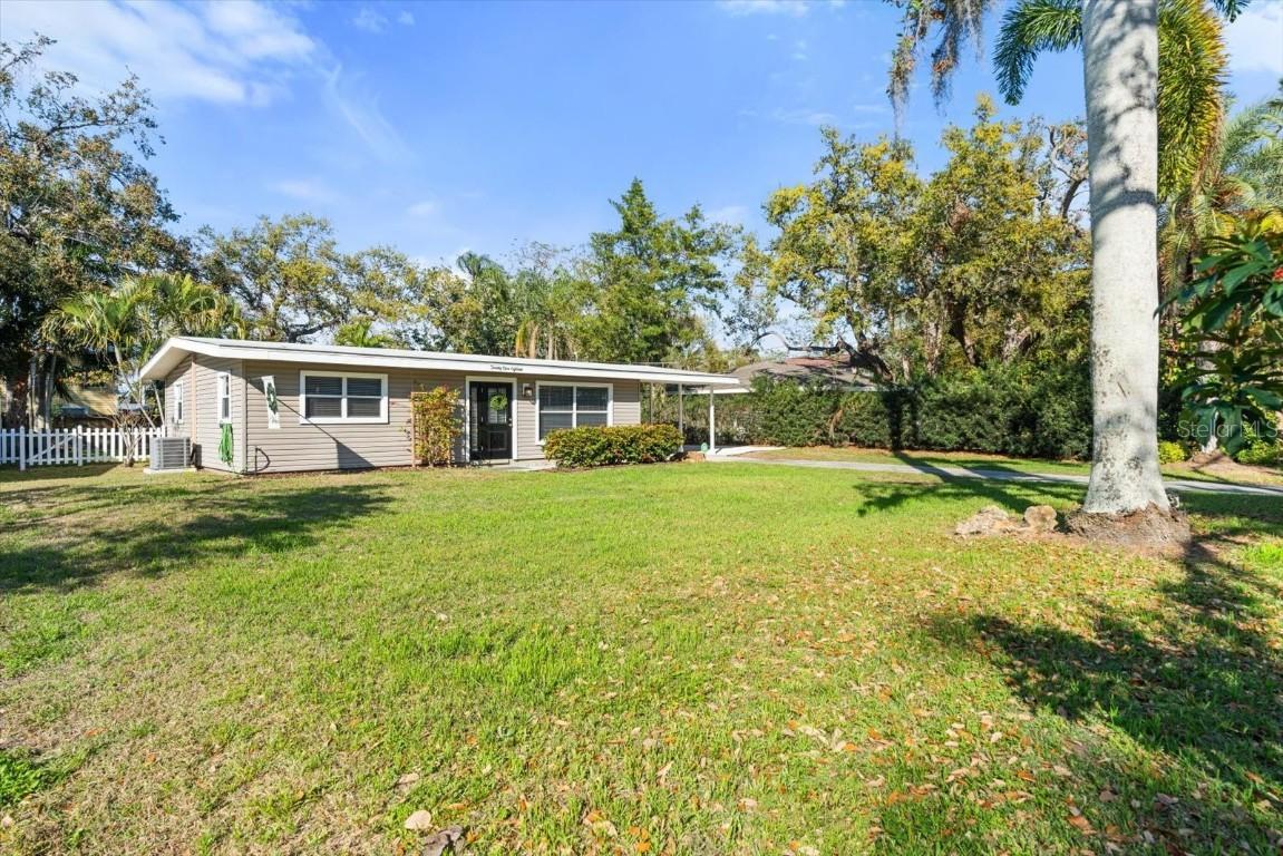 2918 8th Ave., Bradenton, FL 34205