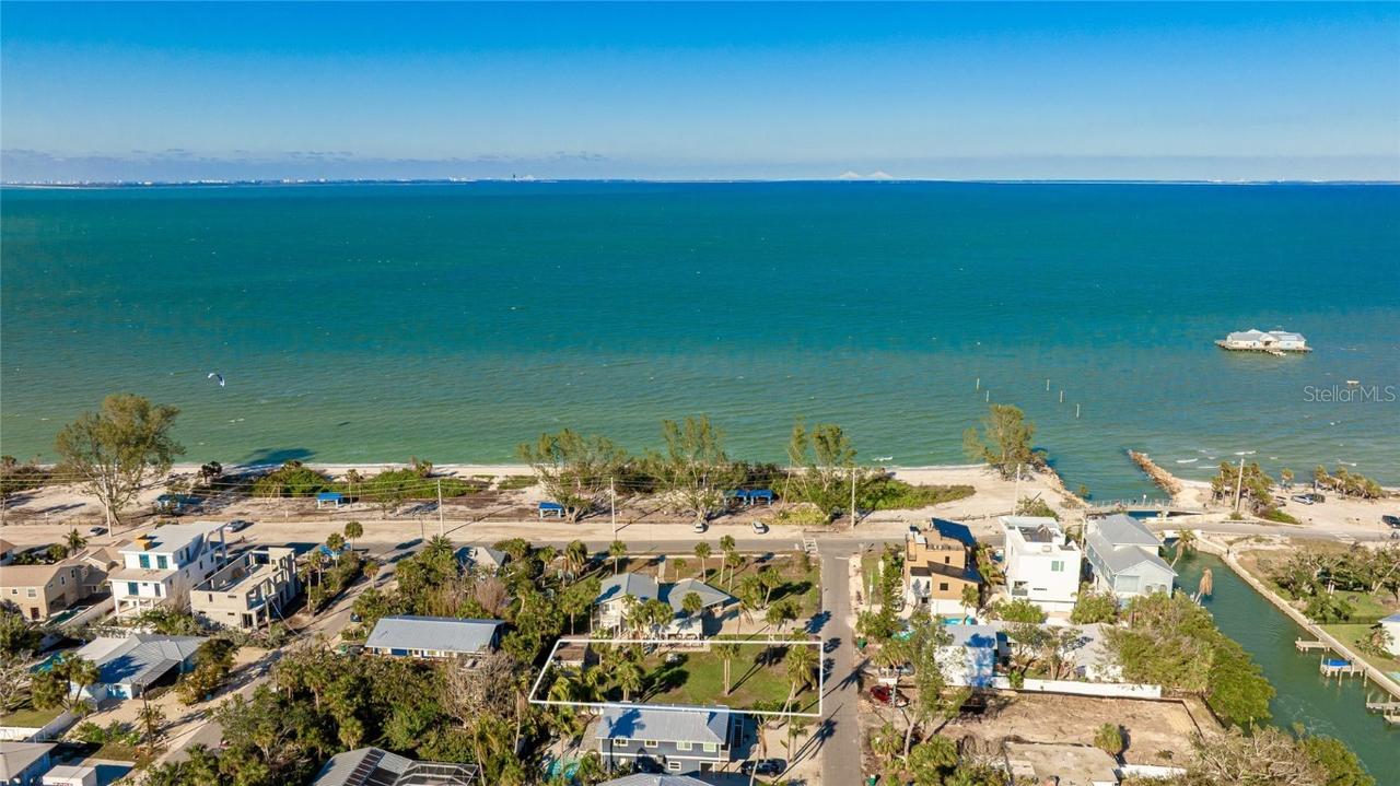 203 N Bay Blvd, Anna Maria, FL 34216