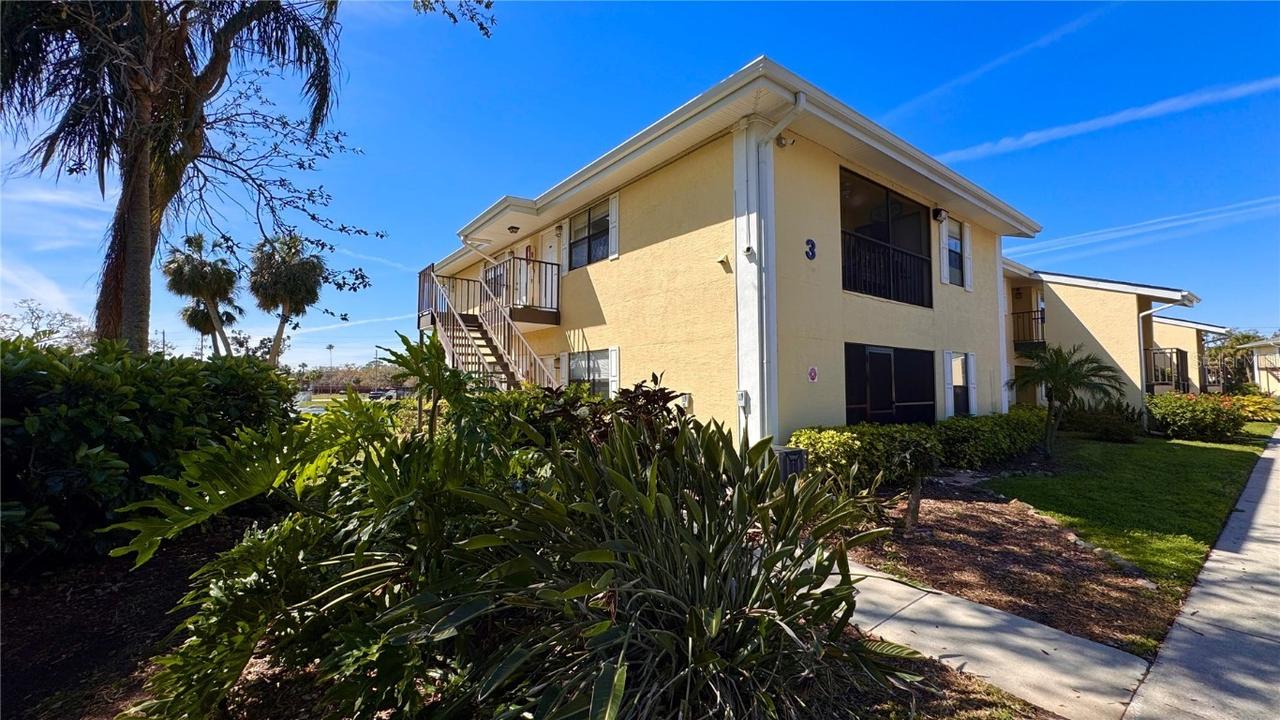 3001 58th Ave. #301, St Petersburg, FL 33712