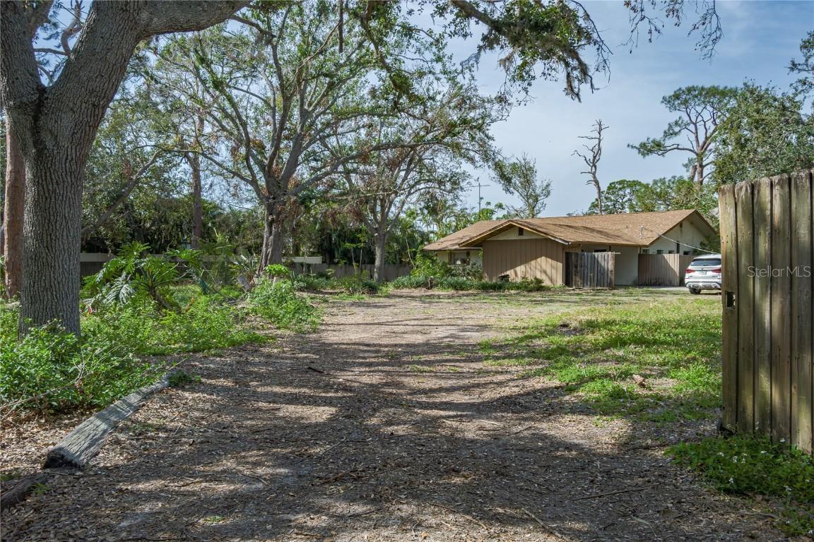 3960 Sunshine Ave., Sarasota, FL 34231