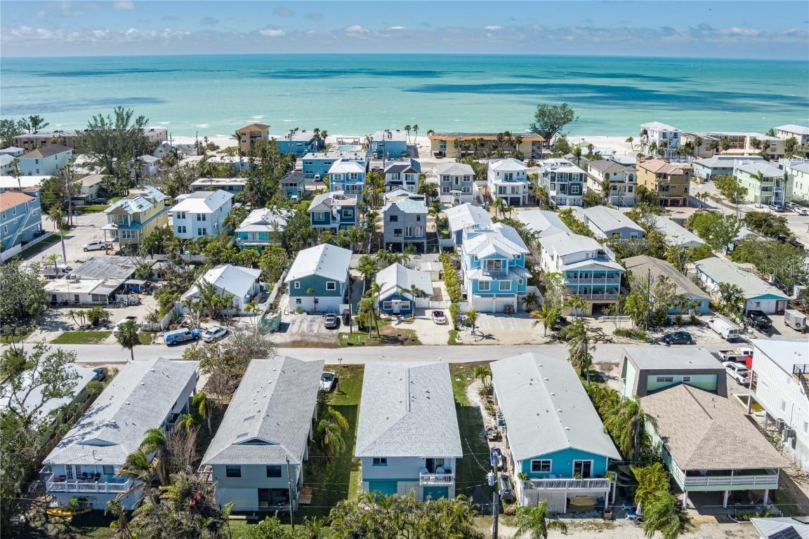 2409 Avenue B Ave., Bradenton Beach, FL 34217